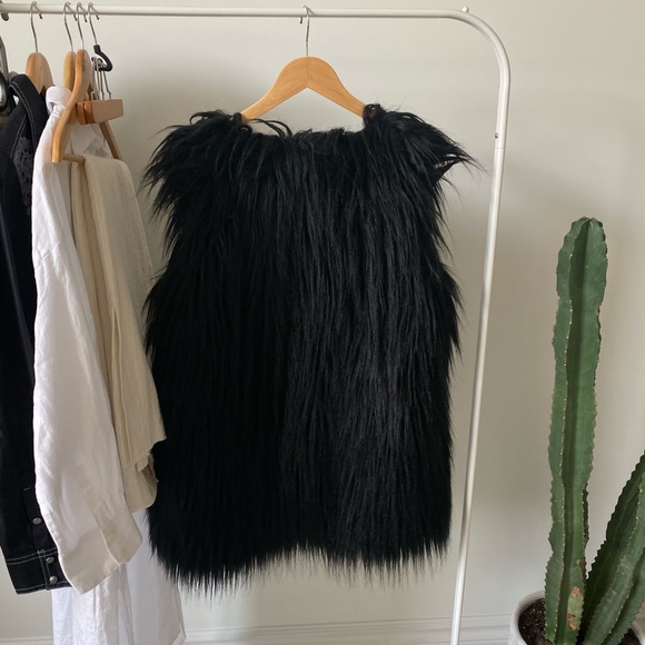 Faux Fur Vest - Picture 2 of 2